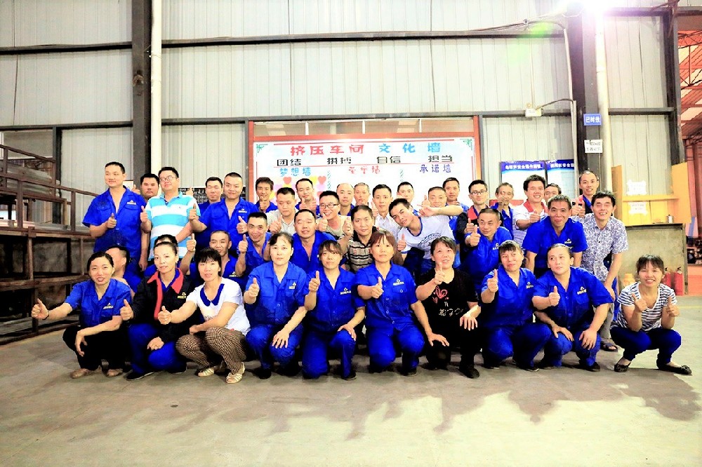 鑫佳盛：團(tuán)結(jié)一心，共創(chuàng)輝煌