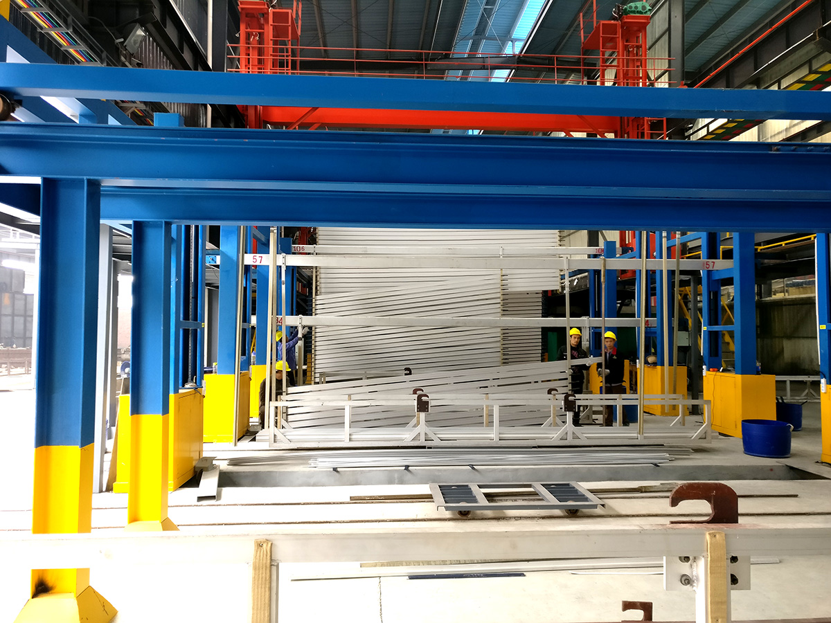 鑫佳盛鋁業(yè)氧化車(chē)間