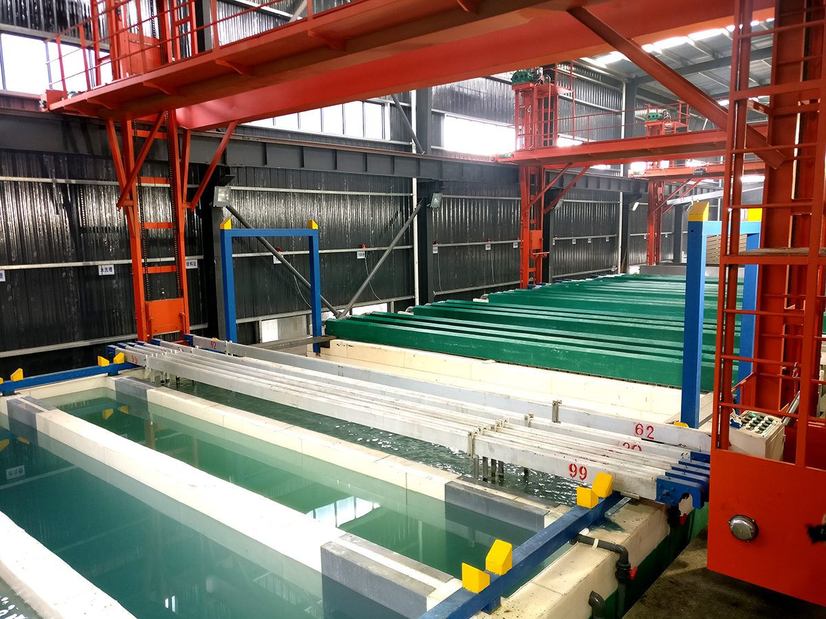 鑫佳盛鋁業(yè)氧化車(chē)間