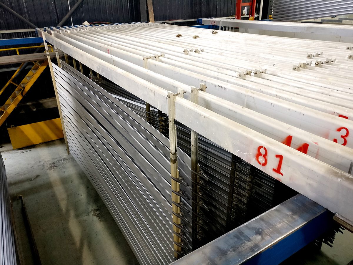 鑫佳盛鋁業(yè)氧化車(chē)間