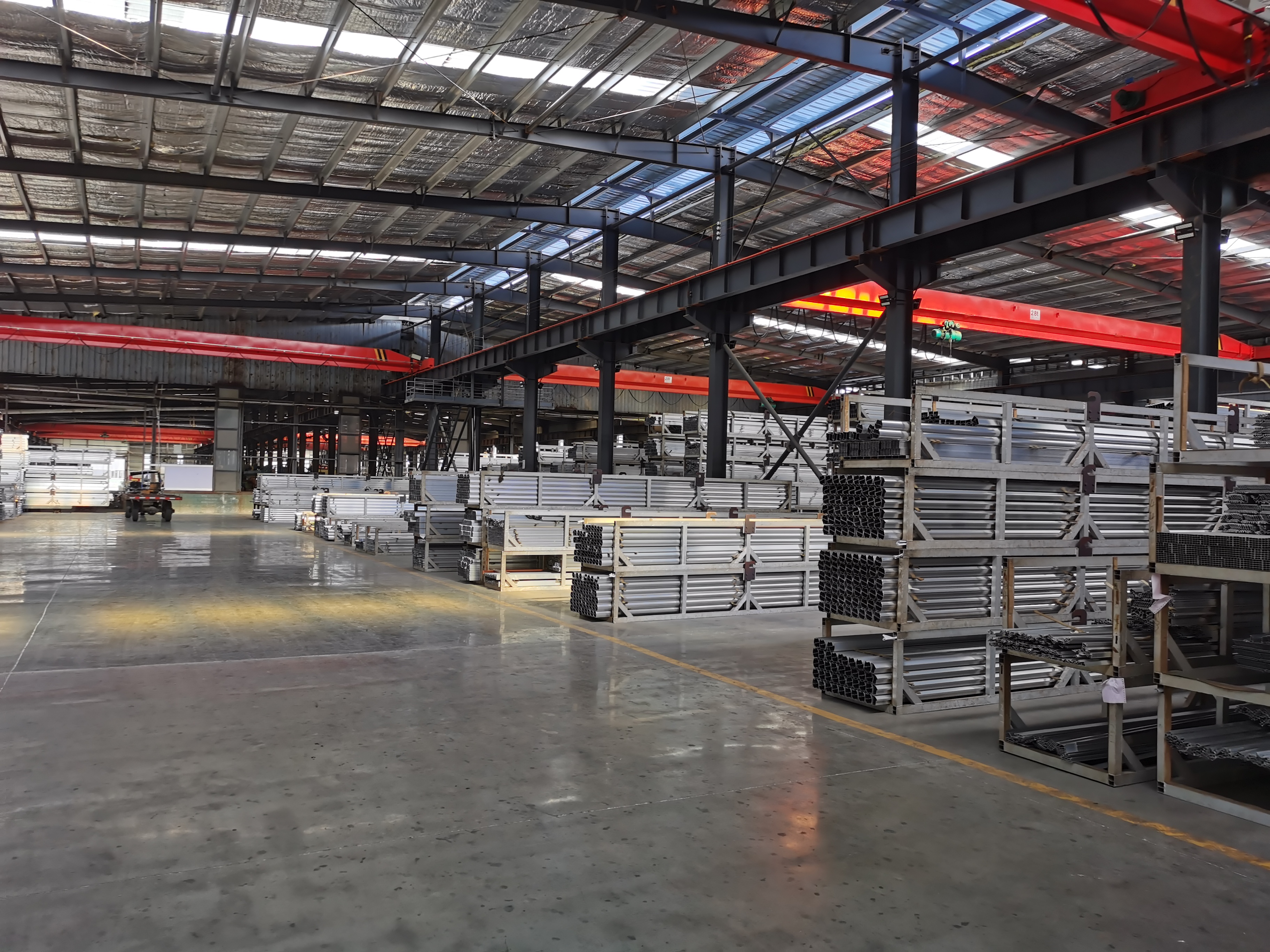 鑫佳盛鋁業(yè)中轉(zhuǎn)倉(cāng)